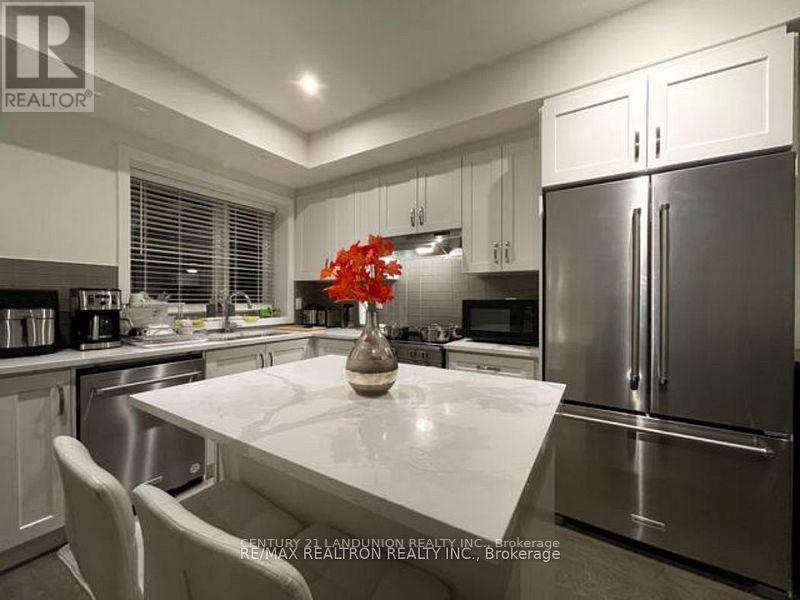 98 William Duncan Rd E, Toronto, ON M3K 0B7