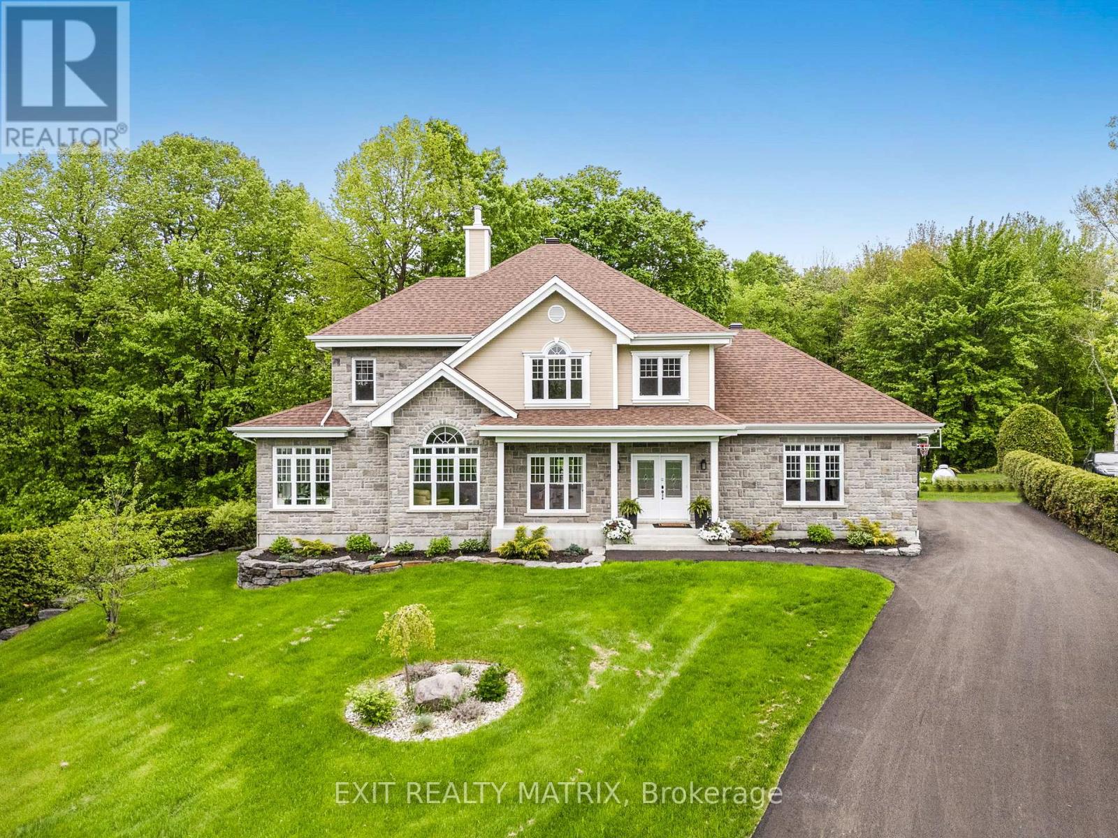 5 64 Radstock Ln, Champlain, ON K6A 2R2