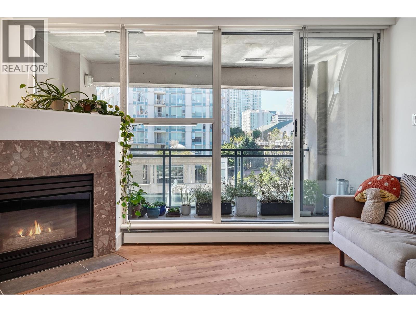 183 Keefer Place Unit 306, Vancouver, BC V6B 6B9
