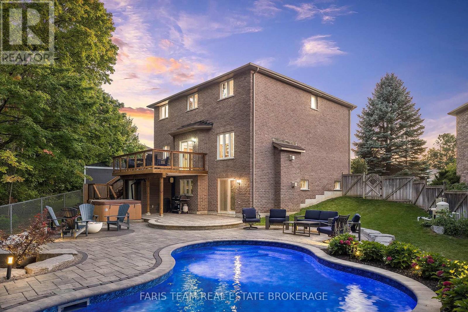 96 Osprey Ridge Rd, Barrie, ON L4M 6P3