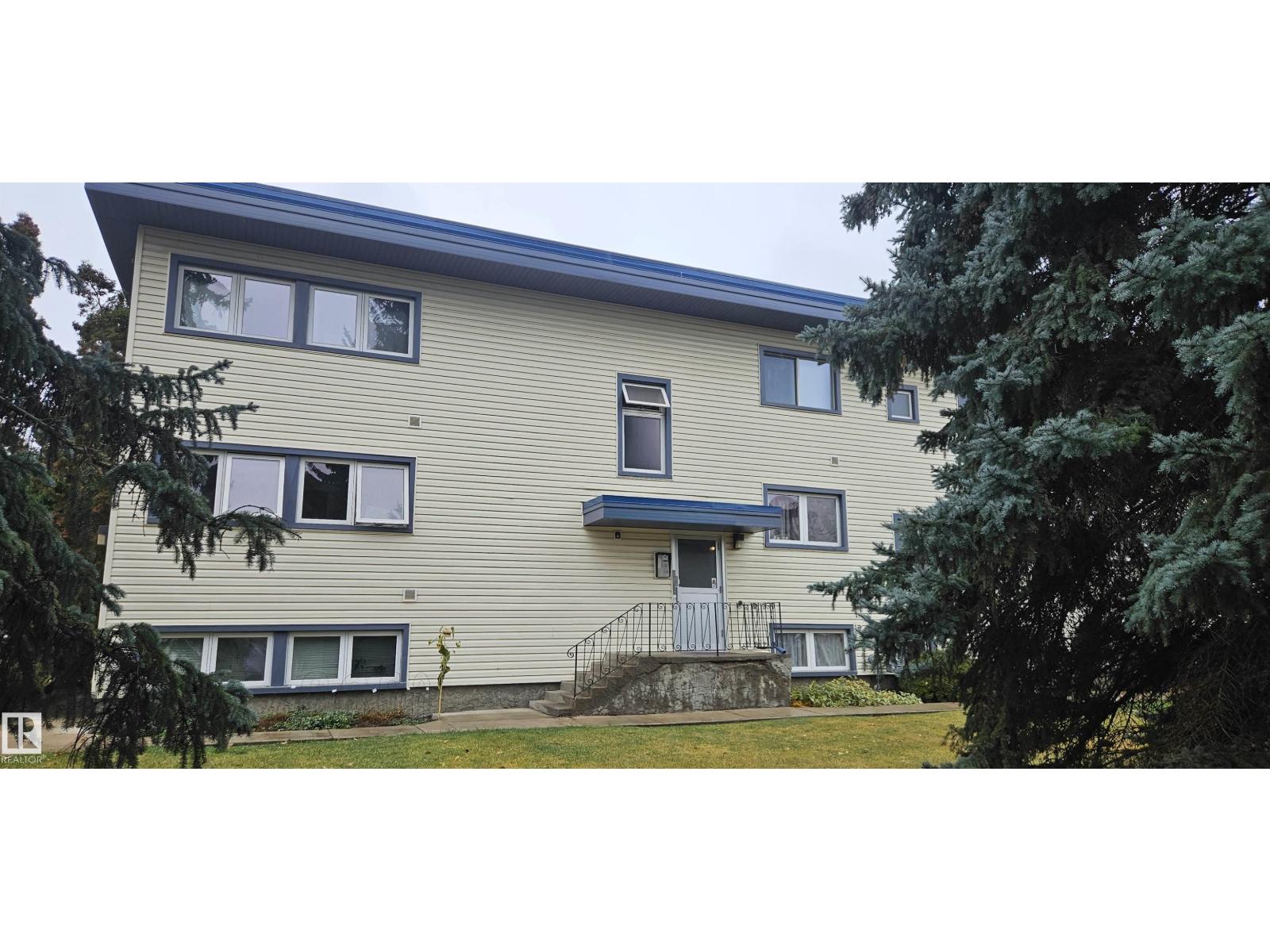 6920 101 Avenue Northwest #9, Edmonton, AB T6A 0H7