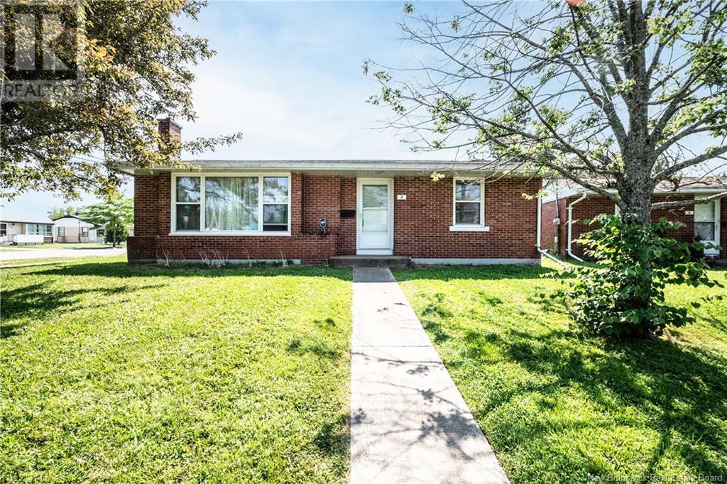 2 Beaton Ave, Moncton, NB E1E 1S6