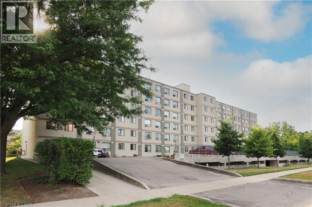 18 Holborn Court Unit 402, Kitchener, ON N2A 4A1