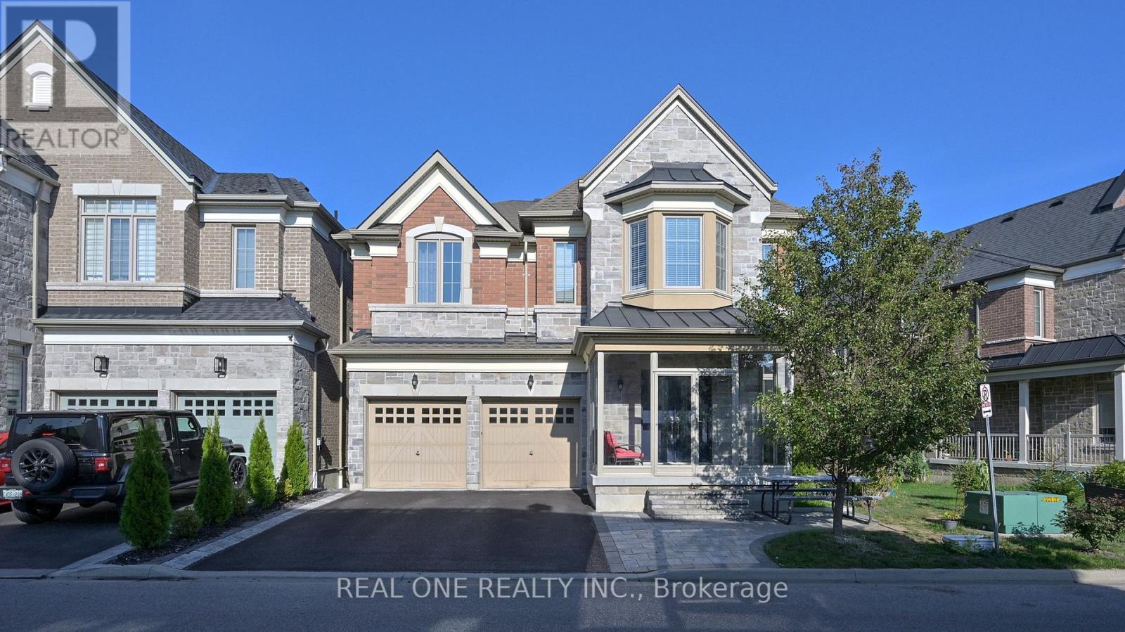 6 1815 Fairport Rd, Pickering, ON L1V 0E3