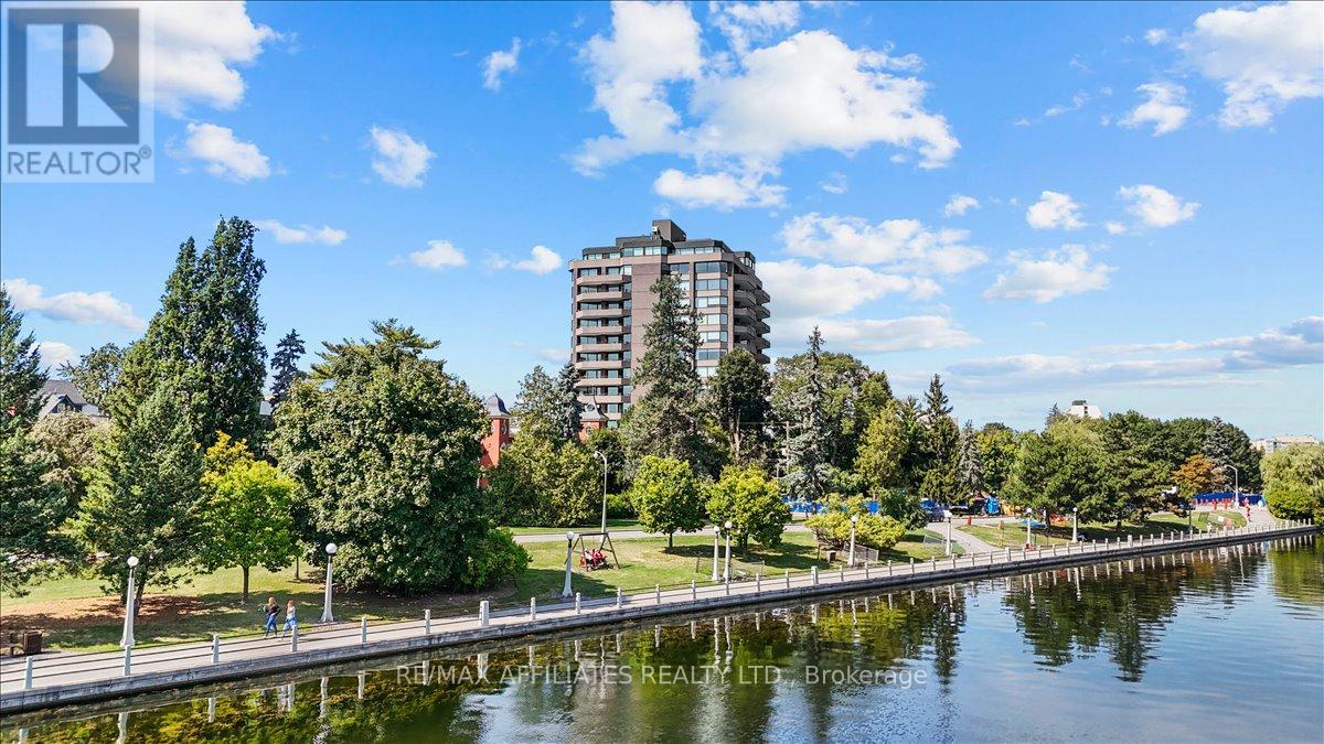 7 Unit 300 Queen Elizabeth Dr #d, Ottawa, ON K1S 3M6