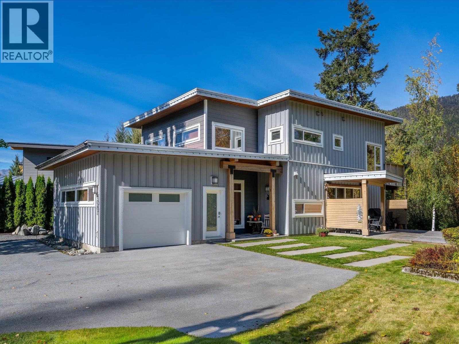 1087 Madeley Pl, Whistler, BC V8E 0K6