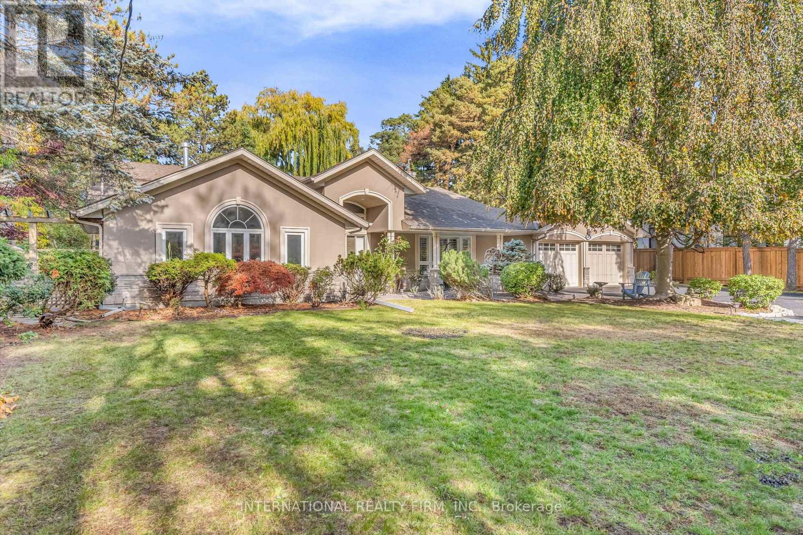 1049 Indian Rd, Mississauga, ON L5H 1R6