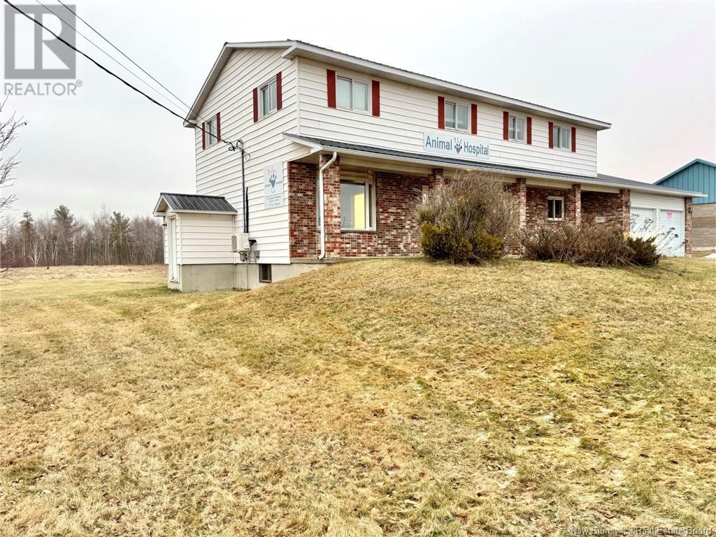 183 King St, Miramichi, NB E1N 2P1