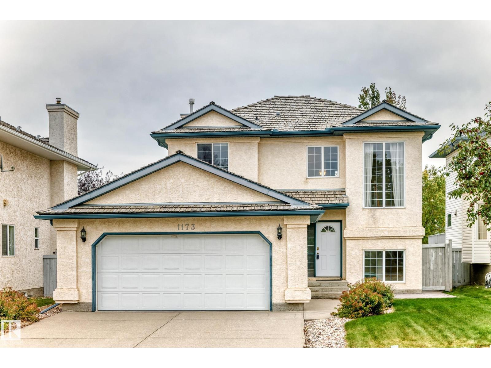 1173 Carter Crest Rd NW, Edmonton, AB T6R 2L8