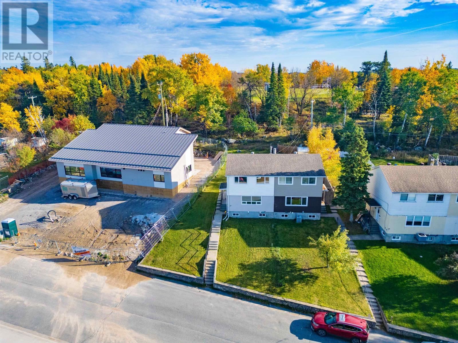 33 Drewry Dr, Kenora, ON P9N 2X7