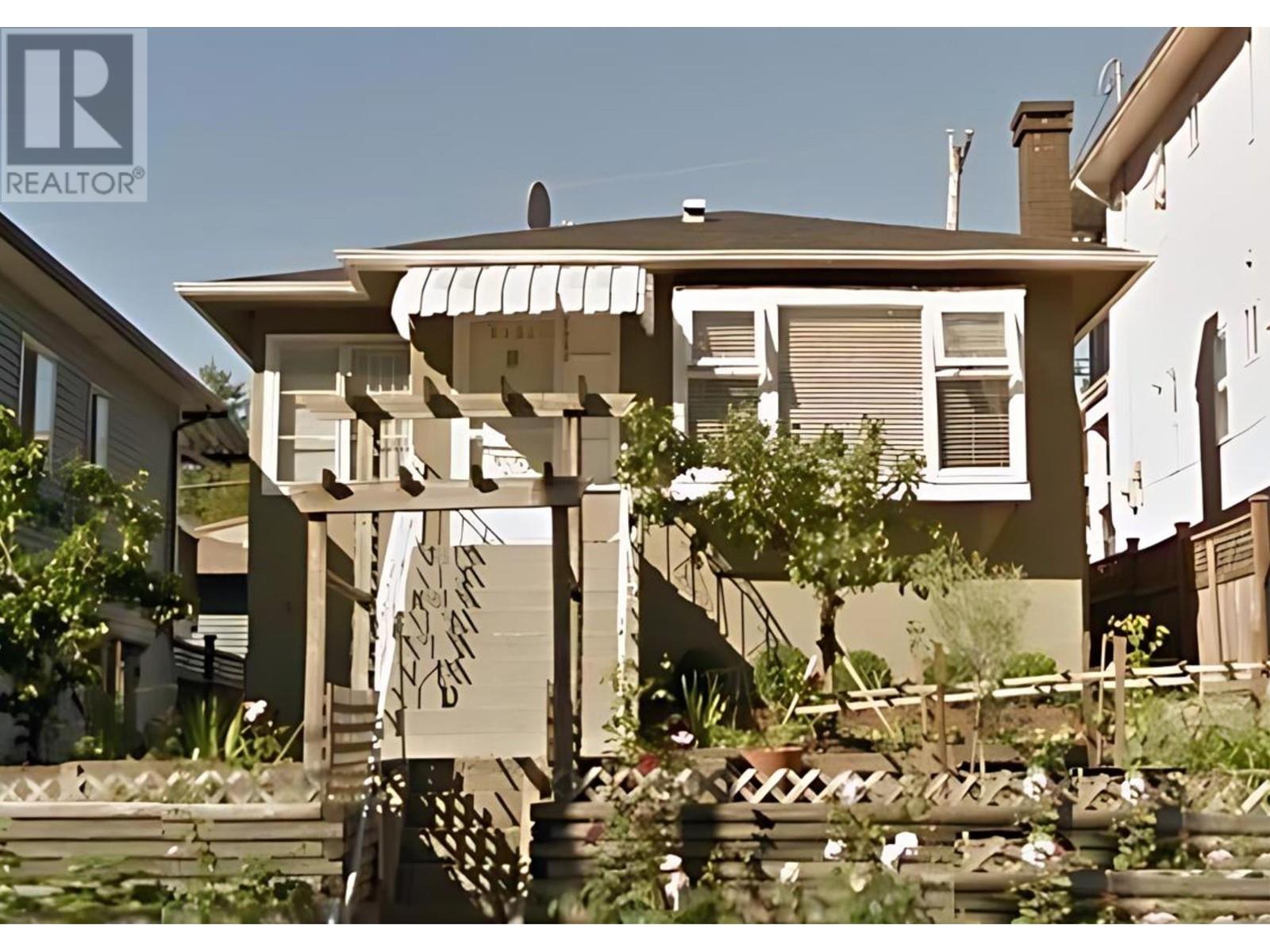 2353 Kingsway, Vancouver, BC V5R 5G8