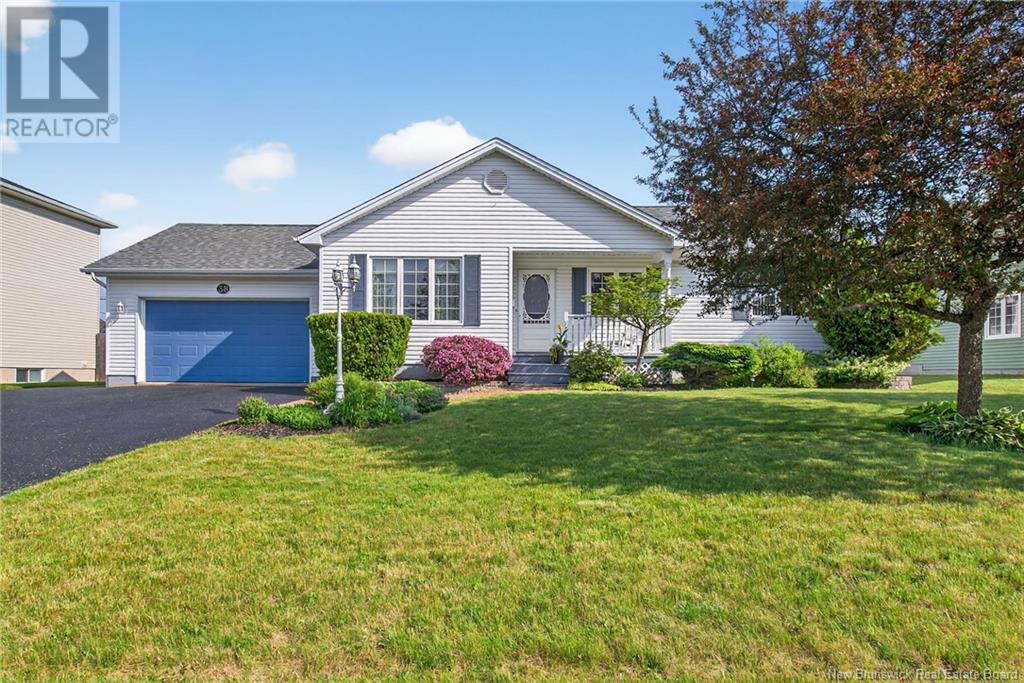 38 Cardigan Ln, Moncton, NB E1C 0B9