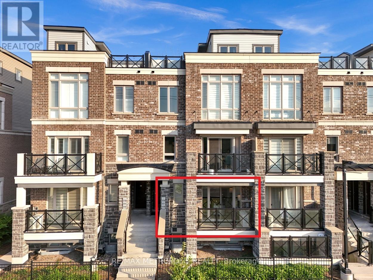 2226 10 Westmeath Ln, Markham, ON L6B 1N5