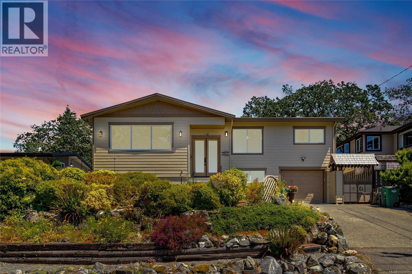 3947 Morgan St, Saanich, BC V8X 1Z9