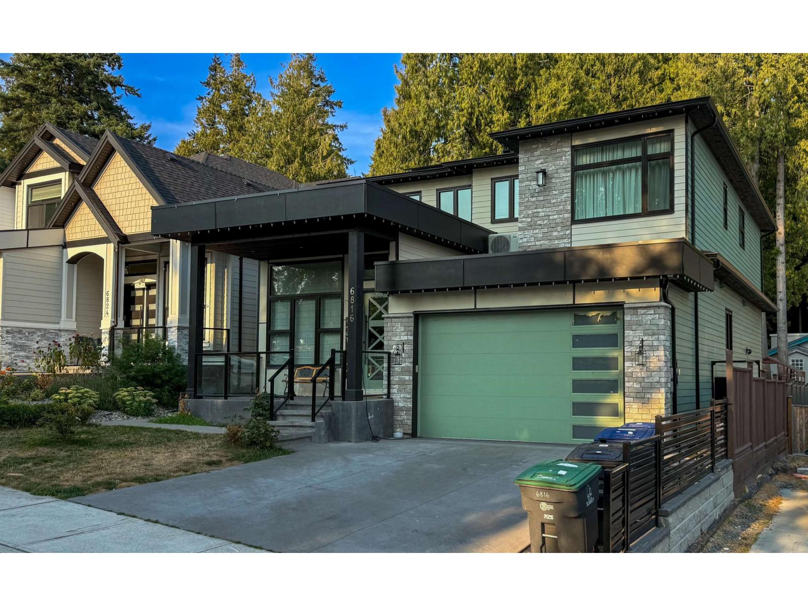 147 Street Unit 6816, Surrey, BC V3S 2B1
