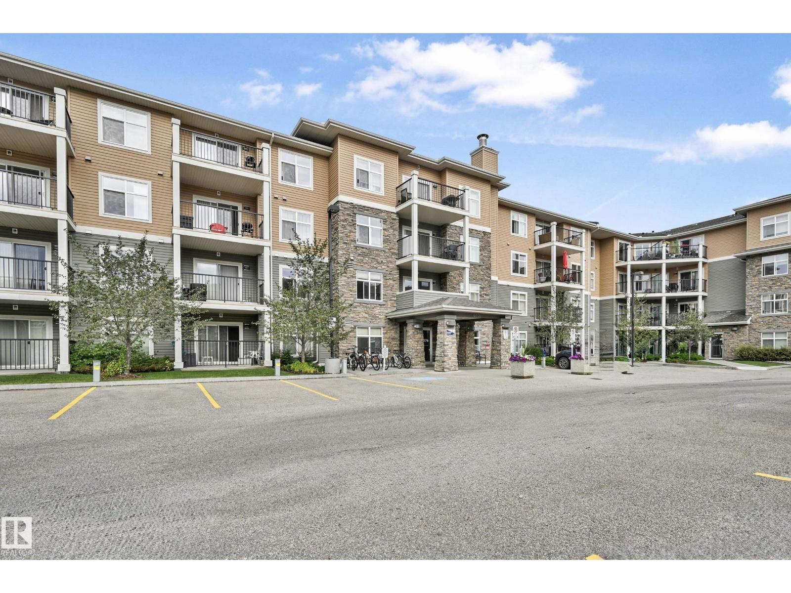 6076 Schonsee Way #335, Edmonton, AB T5Z 0K8