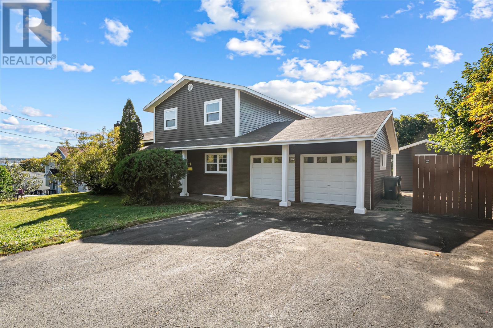9 Harcourt Rd, Paradise, NL A1L 1S9