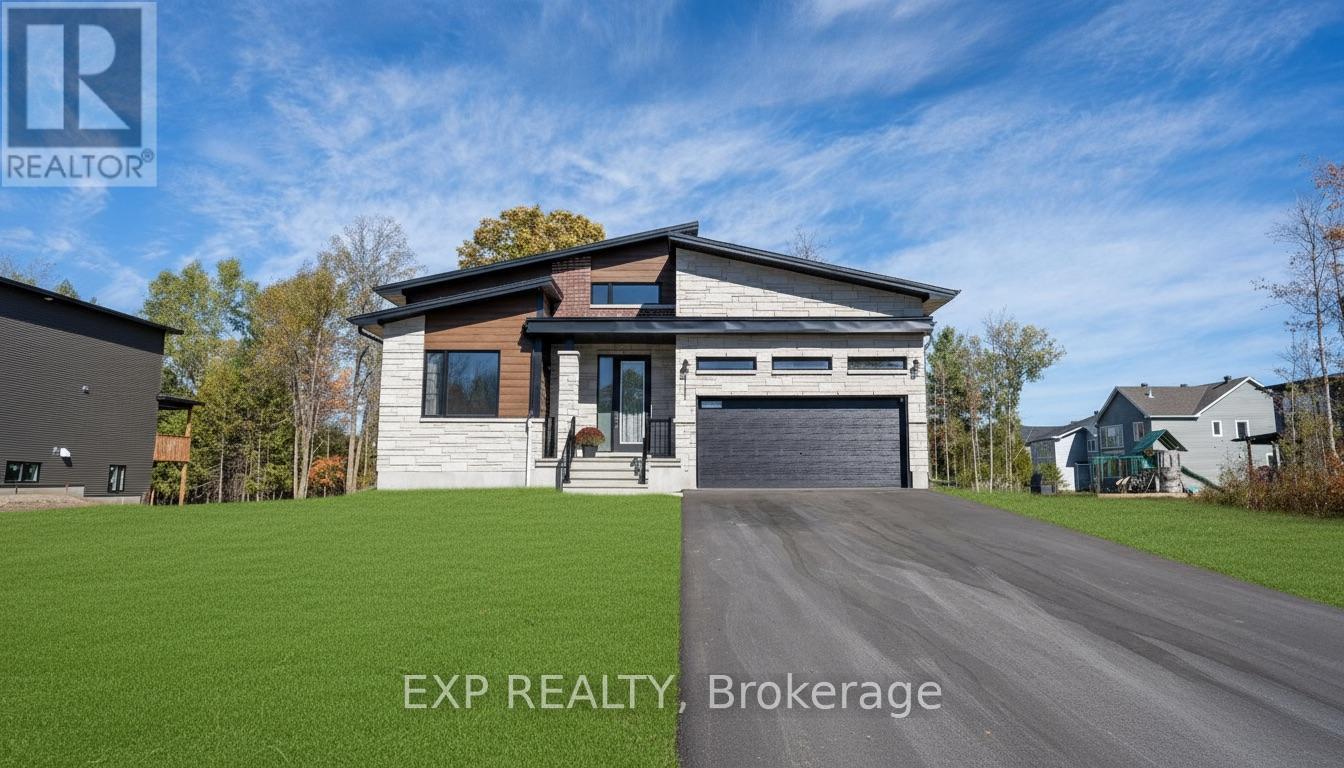111 Frank Fisher Cres, Mississippi Mills, ON K0A 1A0