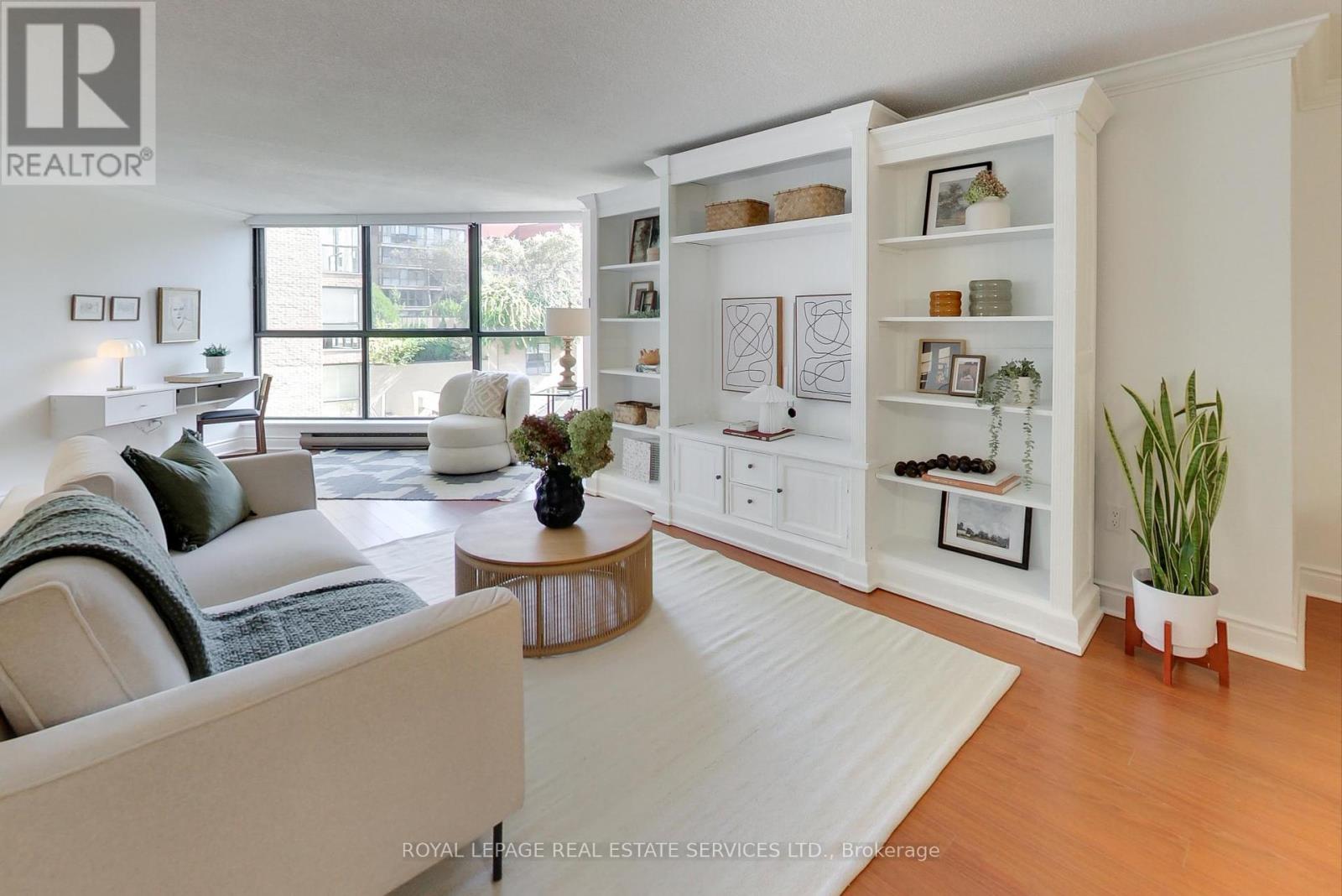 415 35 Church St, Toronto, ON M5E 1T3