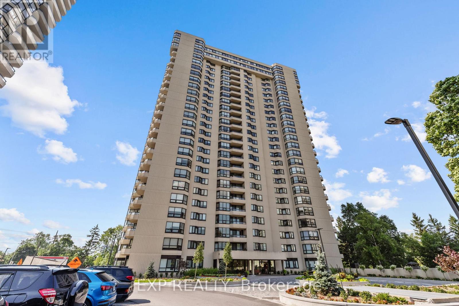 606 1500 Riverside Dr, Ottawa, ON K1G 4J4