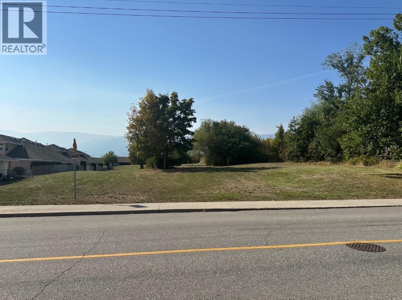 711 Shuswap St SW, Salmon Arm, BC V1E 2B9