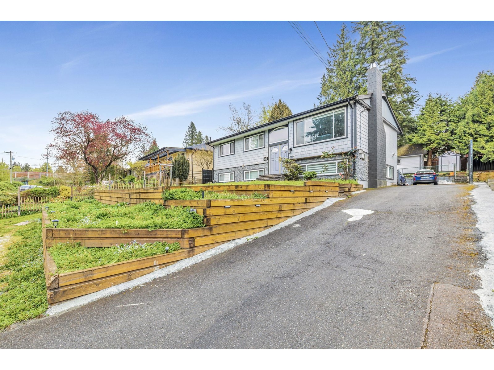11376 Glen Avon Dr, Surrey, BC V3R 4Y6