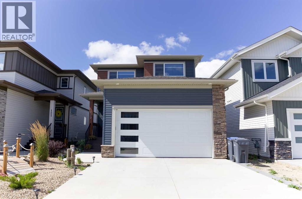 119 Crestview Blvd, Sylvan Lake, AB T4S 0V8