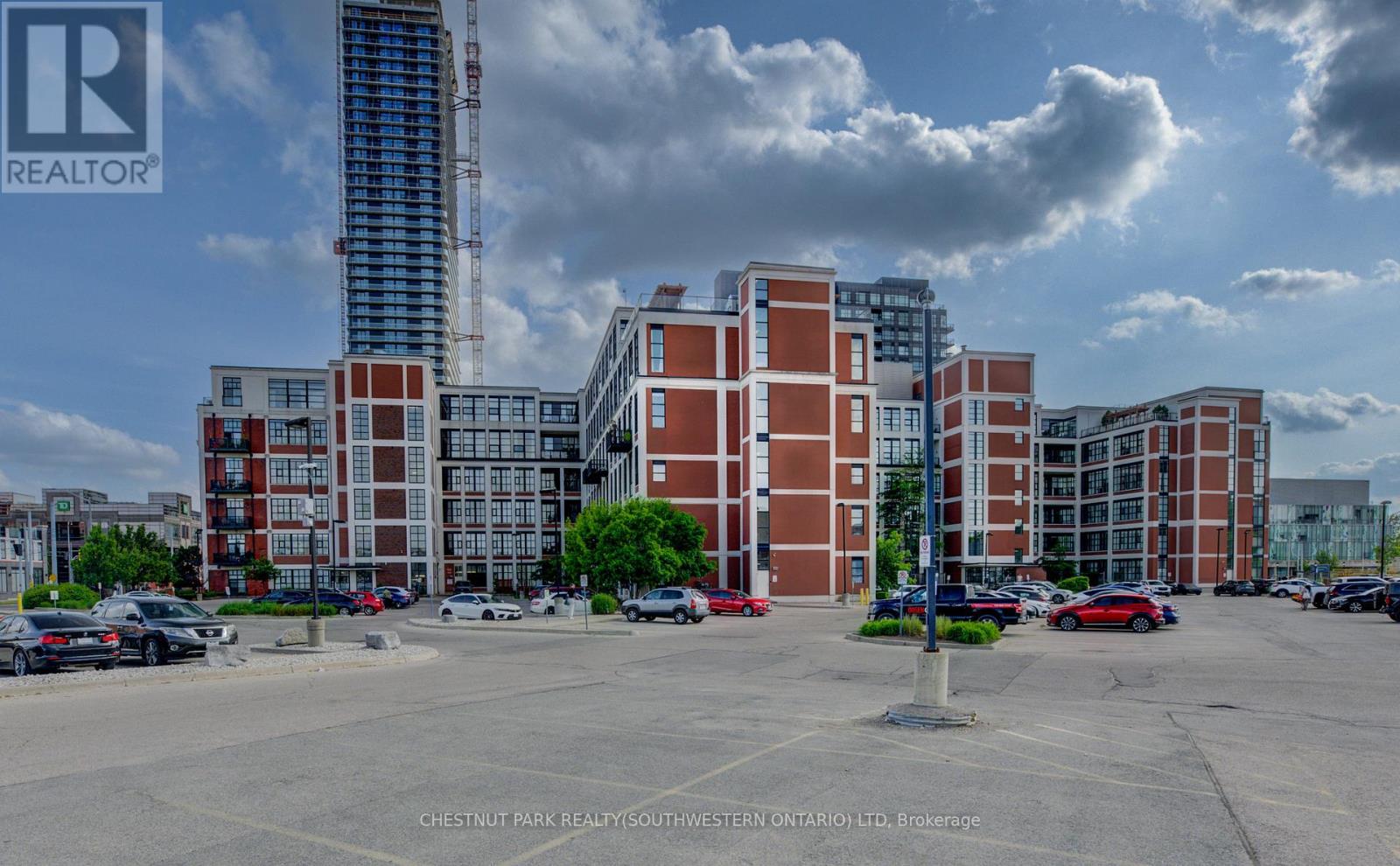 524 404 King St W, Kitchener, ON N2G 2L5