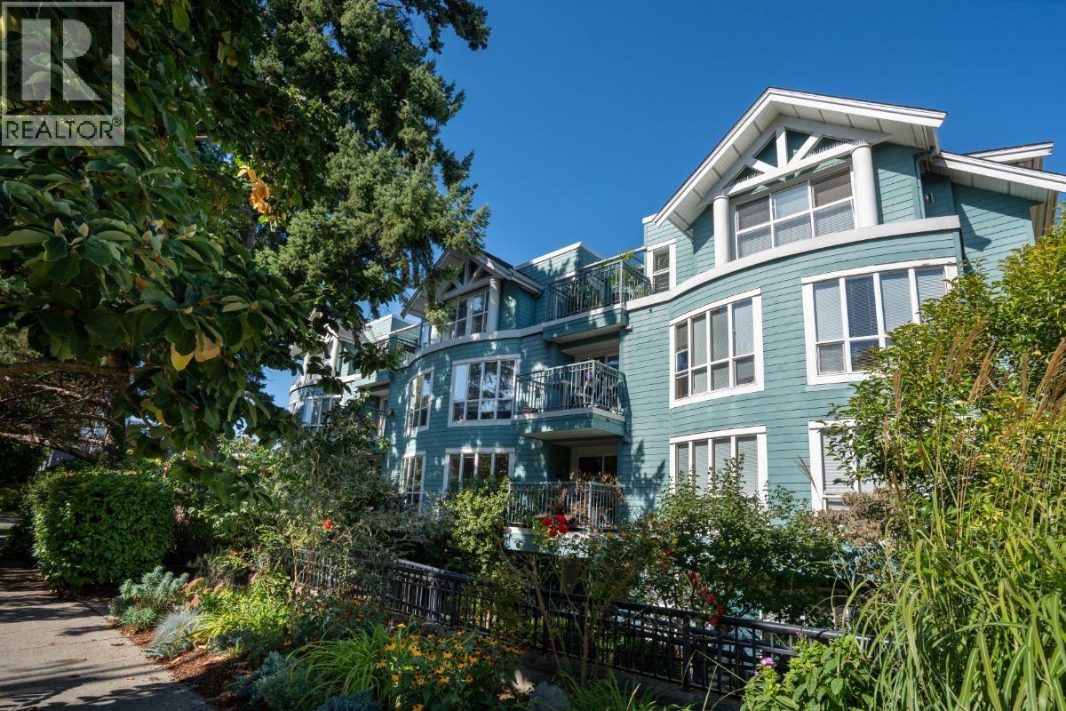 1617 Grant Street Unit 203, Vancouver, BC V5L 2Y4