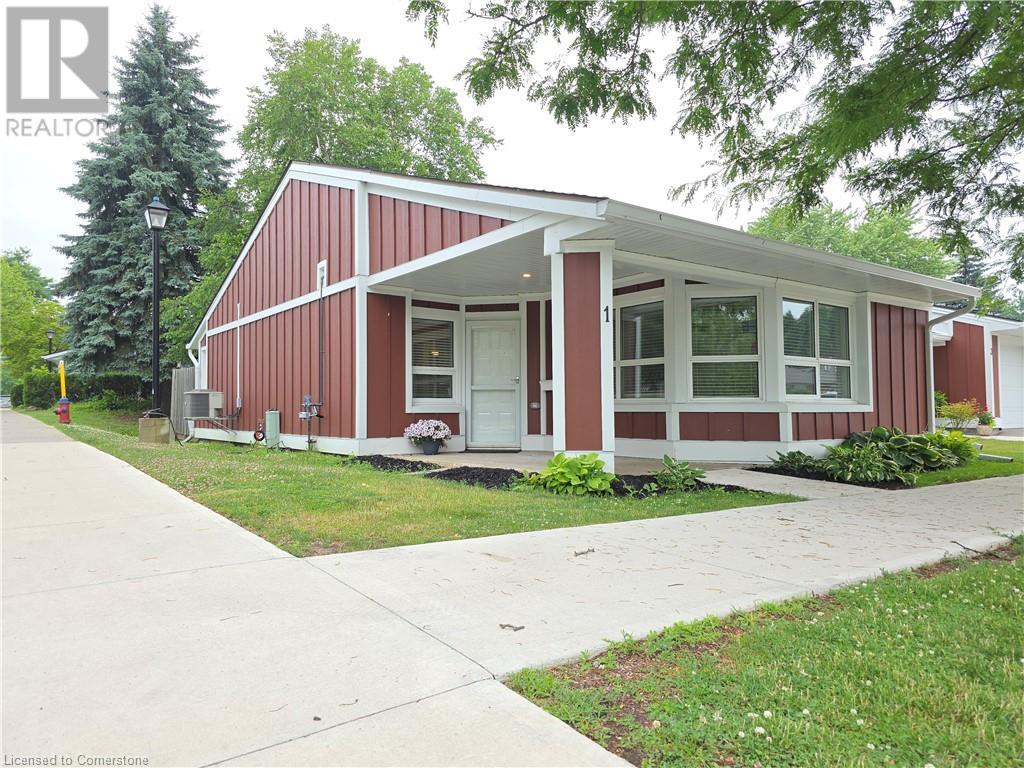1 Szollosy Cir, Hamilton, ON L9B 1T8