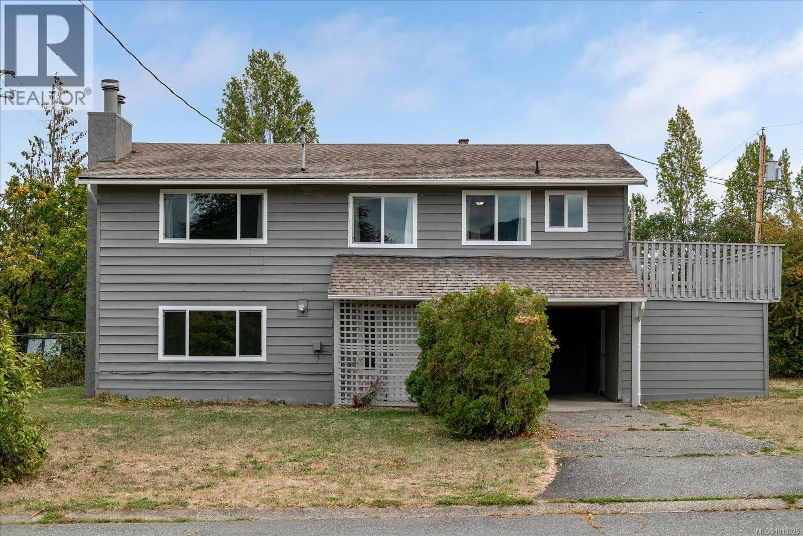 202 Derby Pl, Nanaimo, BC V9R 6H3
