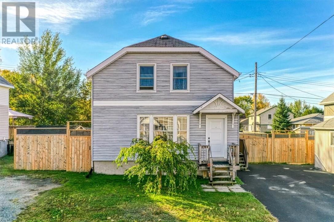 103 Henry St, Garson, ON P3L 1A4