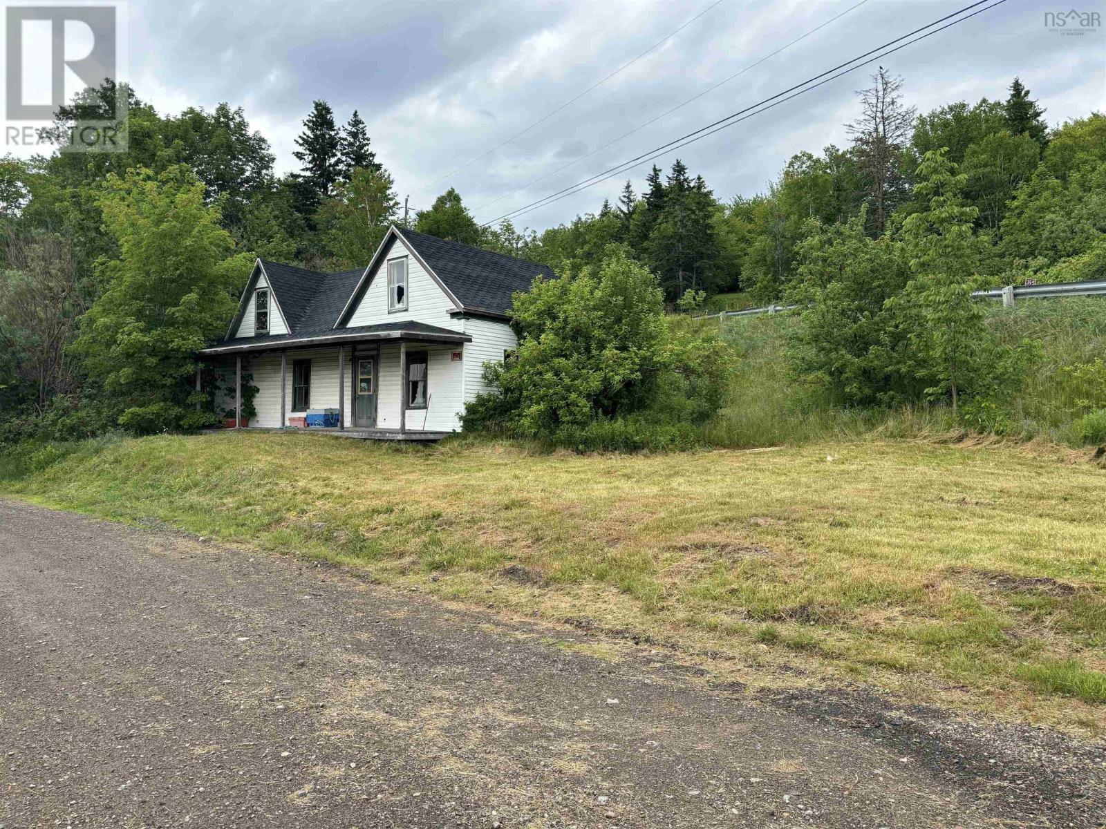 8 Old Scotsville Rd, Scottsville, NS B0E 3E0