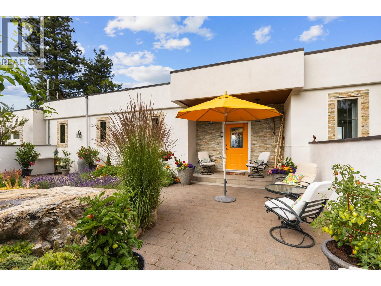 2286 Carmi Rd, Penticton, BC V2A 8V5