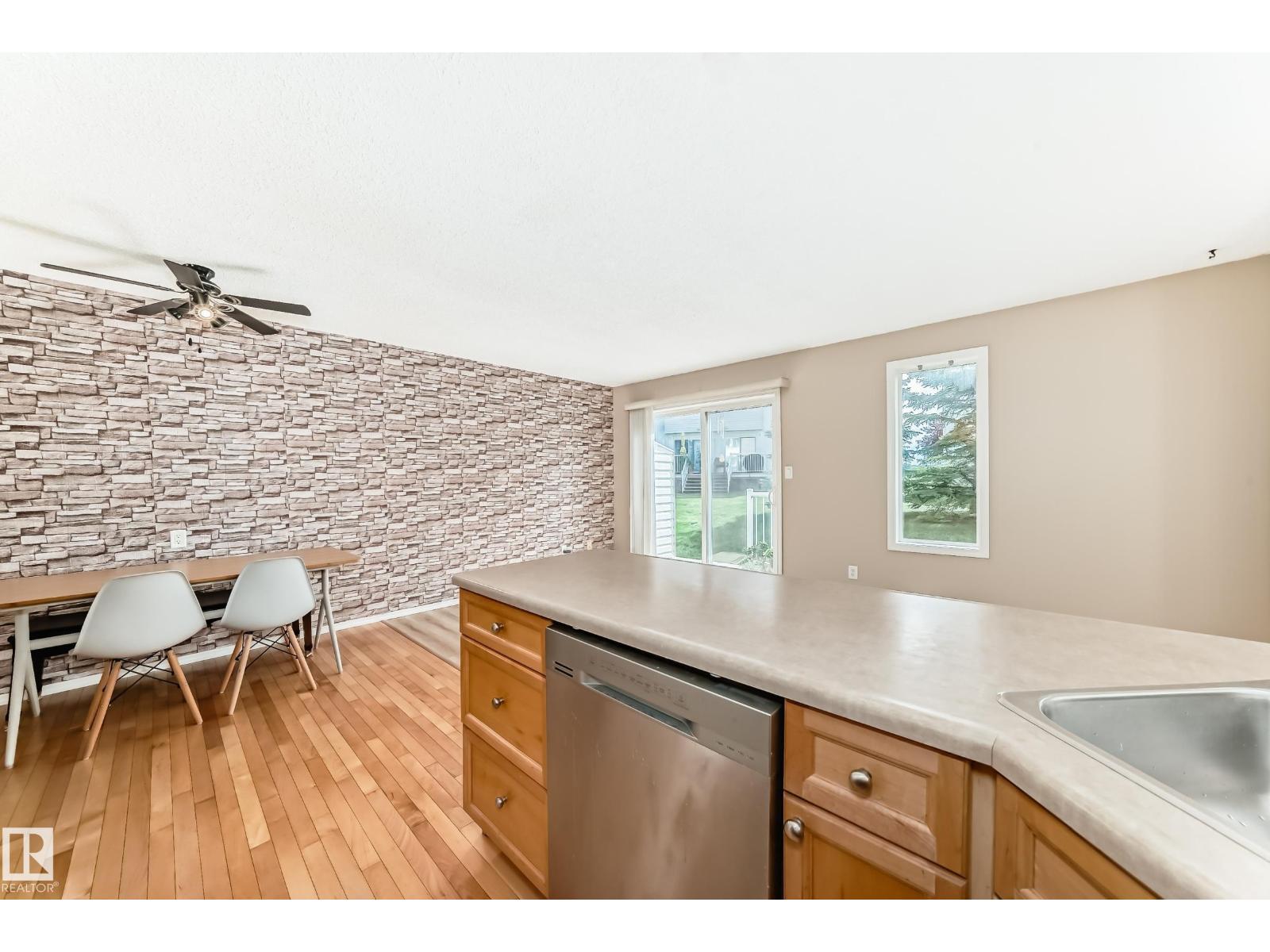 451 Hyndman Crescent Northwest #unit 46, Edmonton, AB T5A 5J3