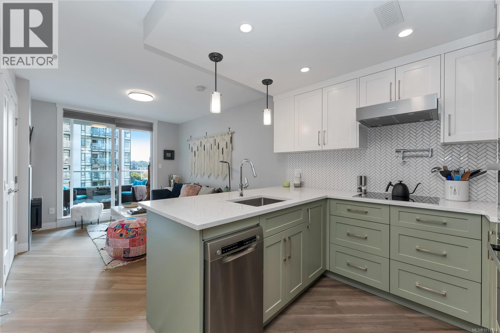 930 Yates St Unit 803 St, Victoria, BC V8V 4Z3