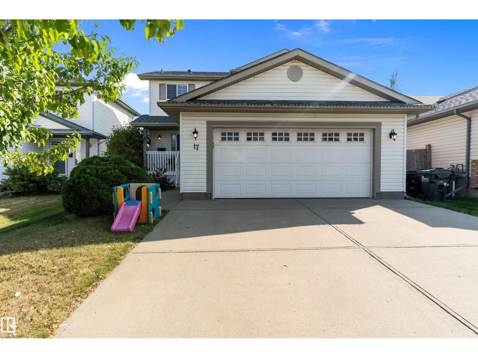 17 Crocus Way, Sherwood Park, AB T8H 2J9