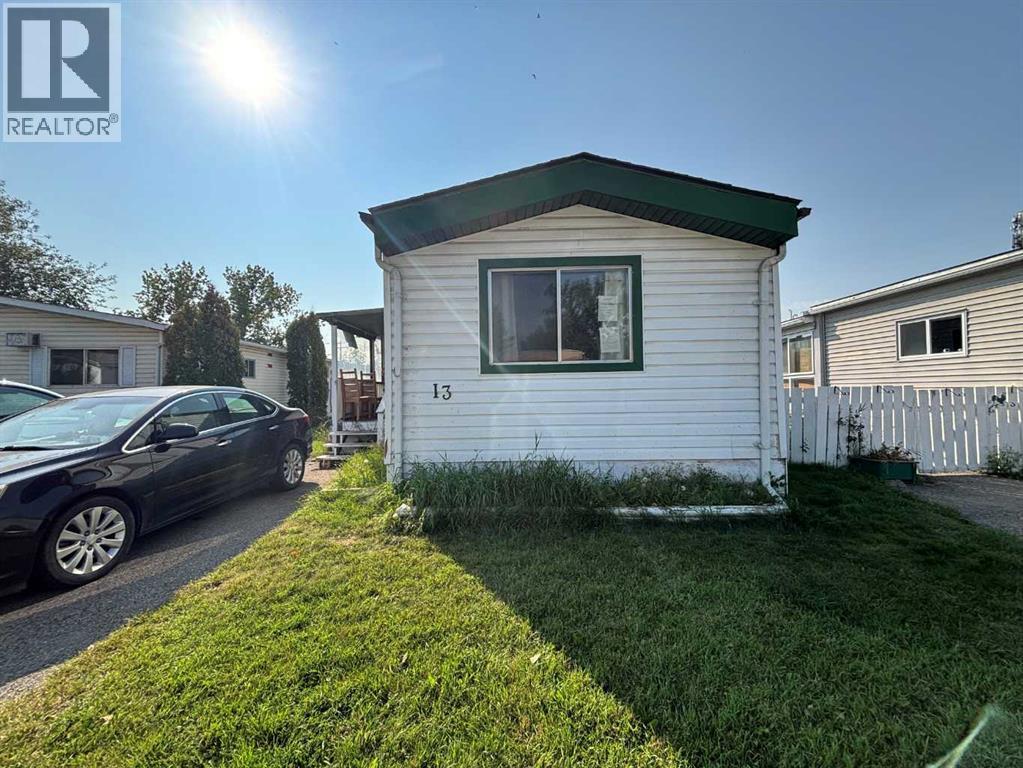 6724 17 Avenue Se Unit 13, Calgary, AB T2A 0W5