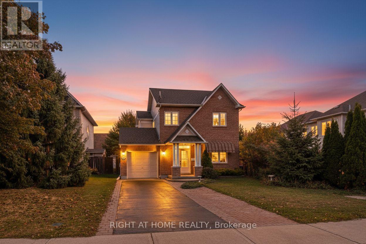 160 Grassy Plains Dr, Ottawa, ON K2M 2S1