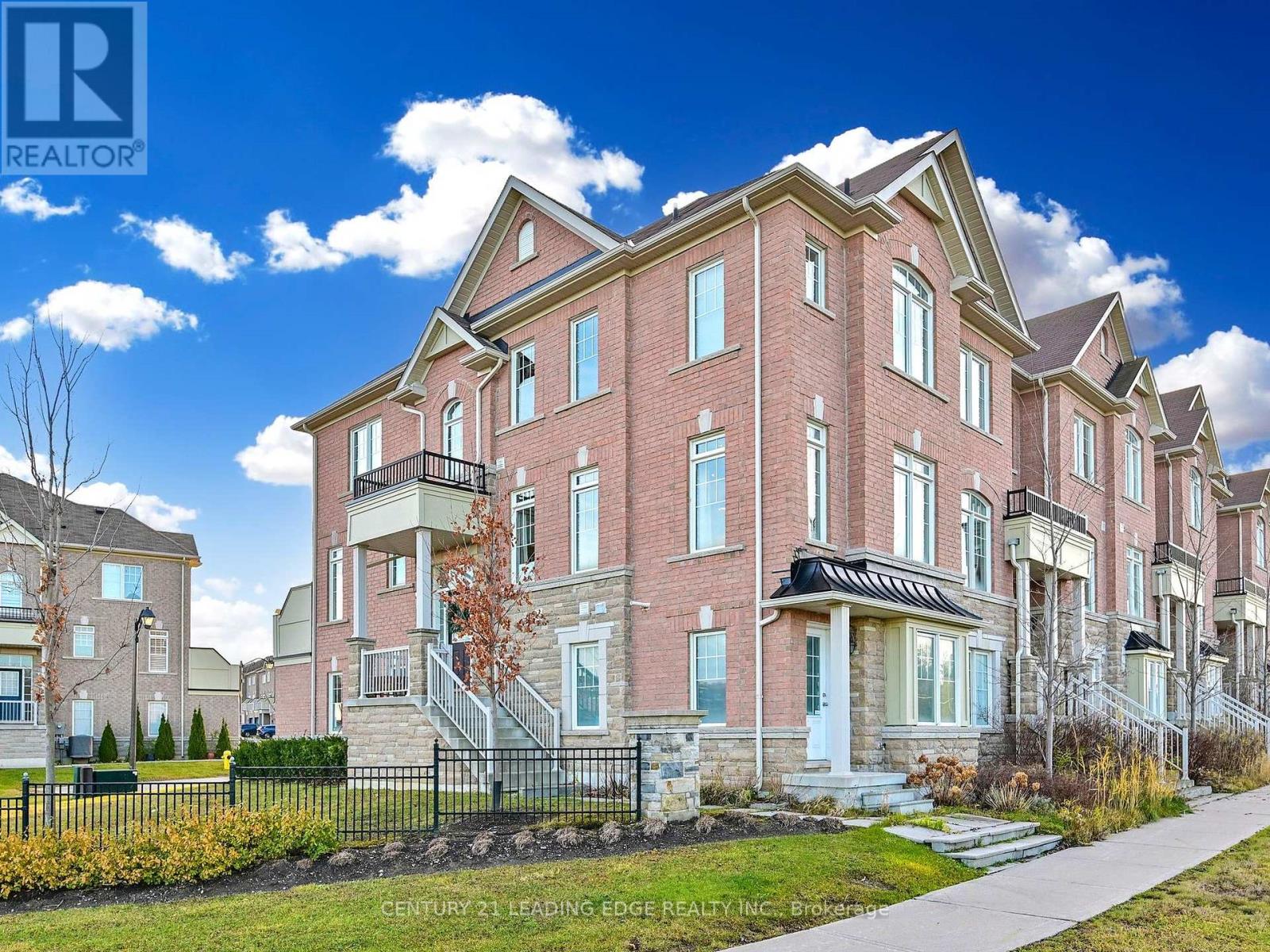 11 Dundas Way, Markham, ON L6E 0R7
