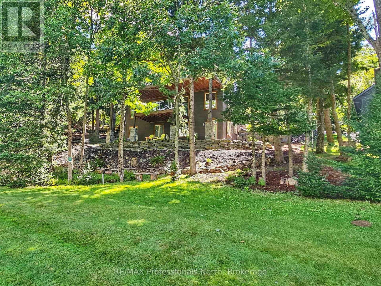 41 Clubhouse Dr, Huntsville, ON P1H 1B1