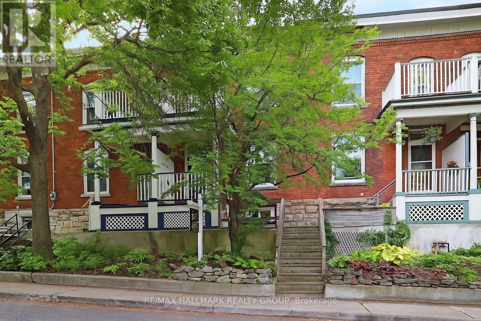 8 Elm St, Ottawa, ON K1R 6N1