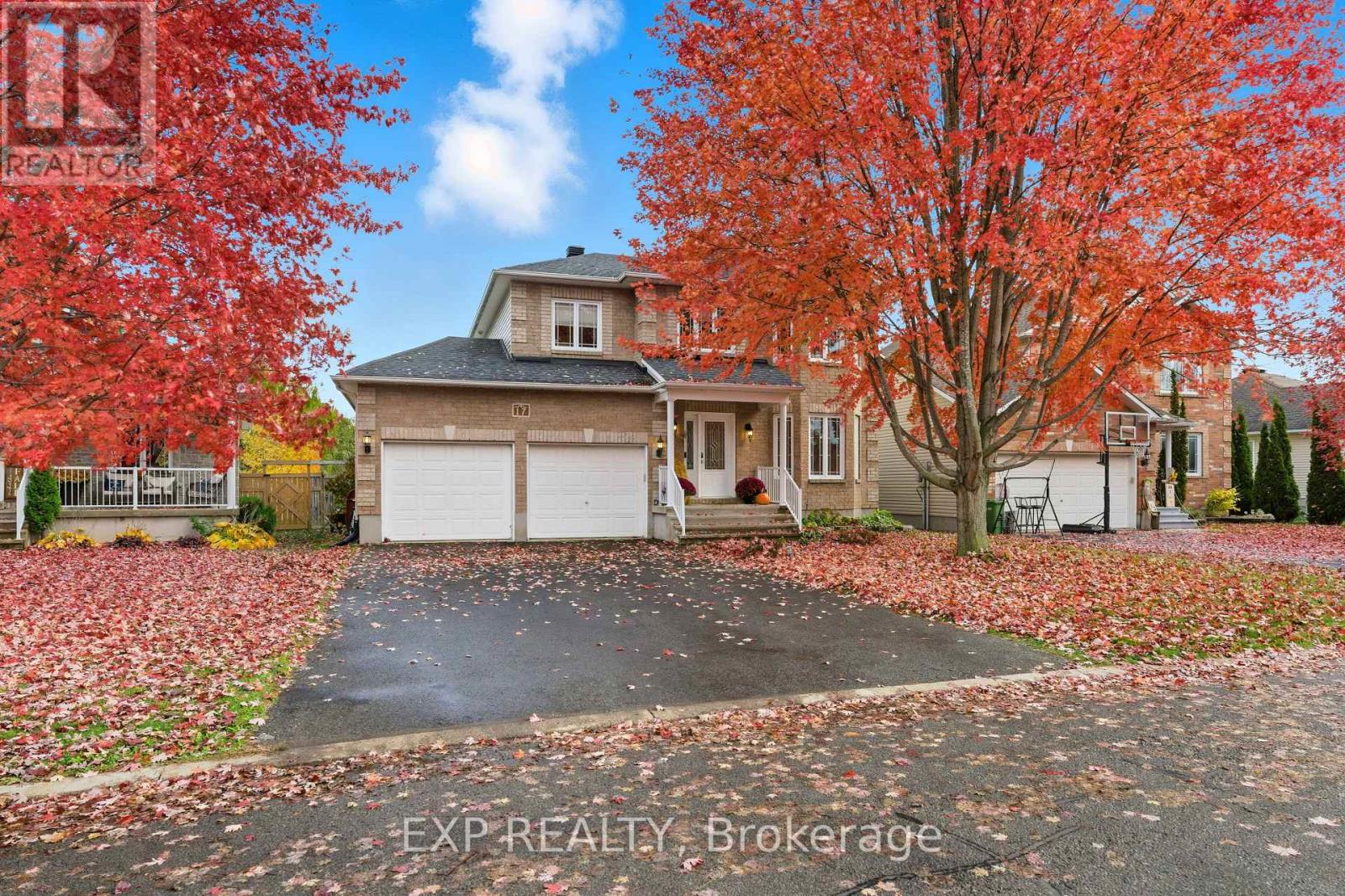 17 Olde Towne Ave, Russell, ON K4R 0A5