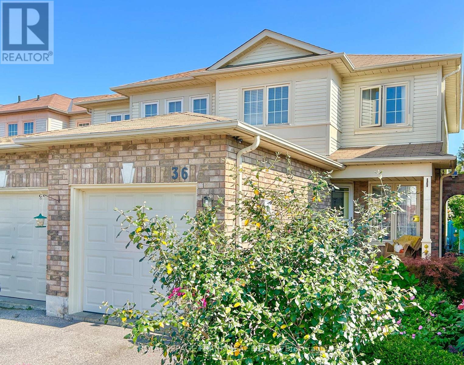 36 Greengrove Way, Whitby, ON L1R 2N4
