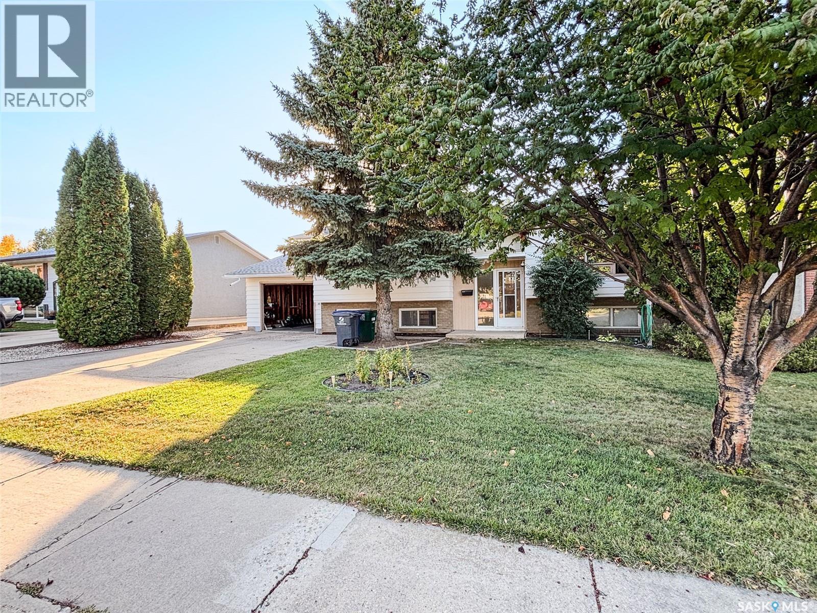 158 Mount Allison Cres, Saskatoon, SK S7H 4A5