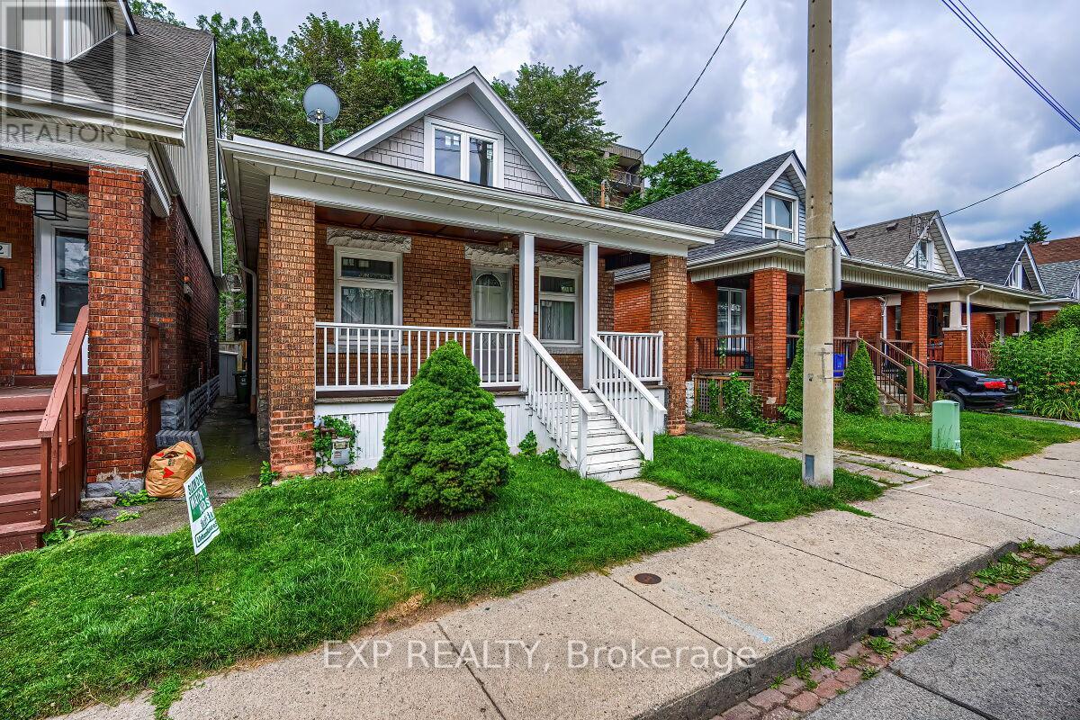 30 Webber Ave, Hamilton, ON L8N 1W3