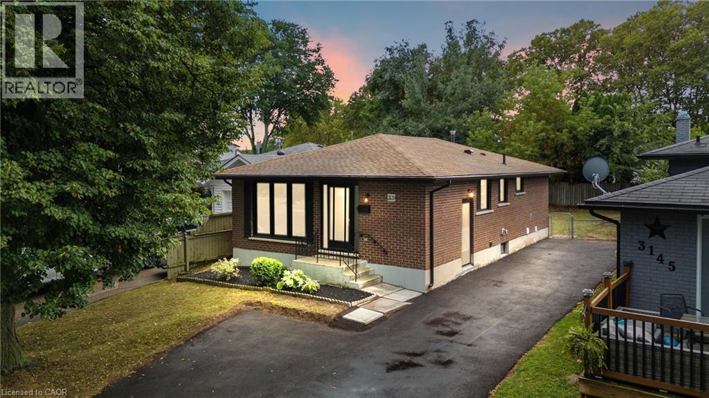 3139 Secord Pl, Niagara Falls, ON L2J 3K5