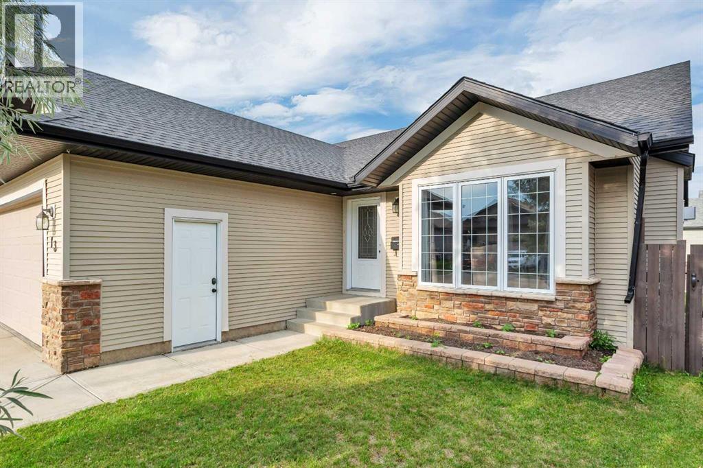 13 Coleman Cres, Blackfalds, AB T4M 0C7