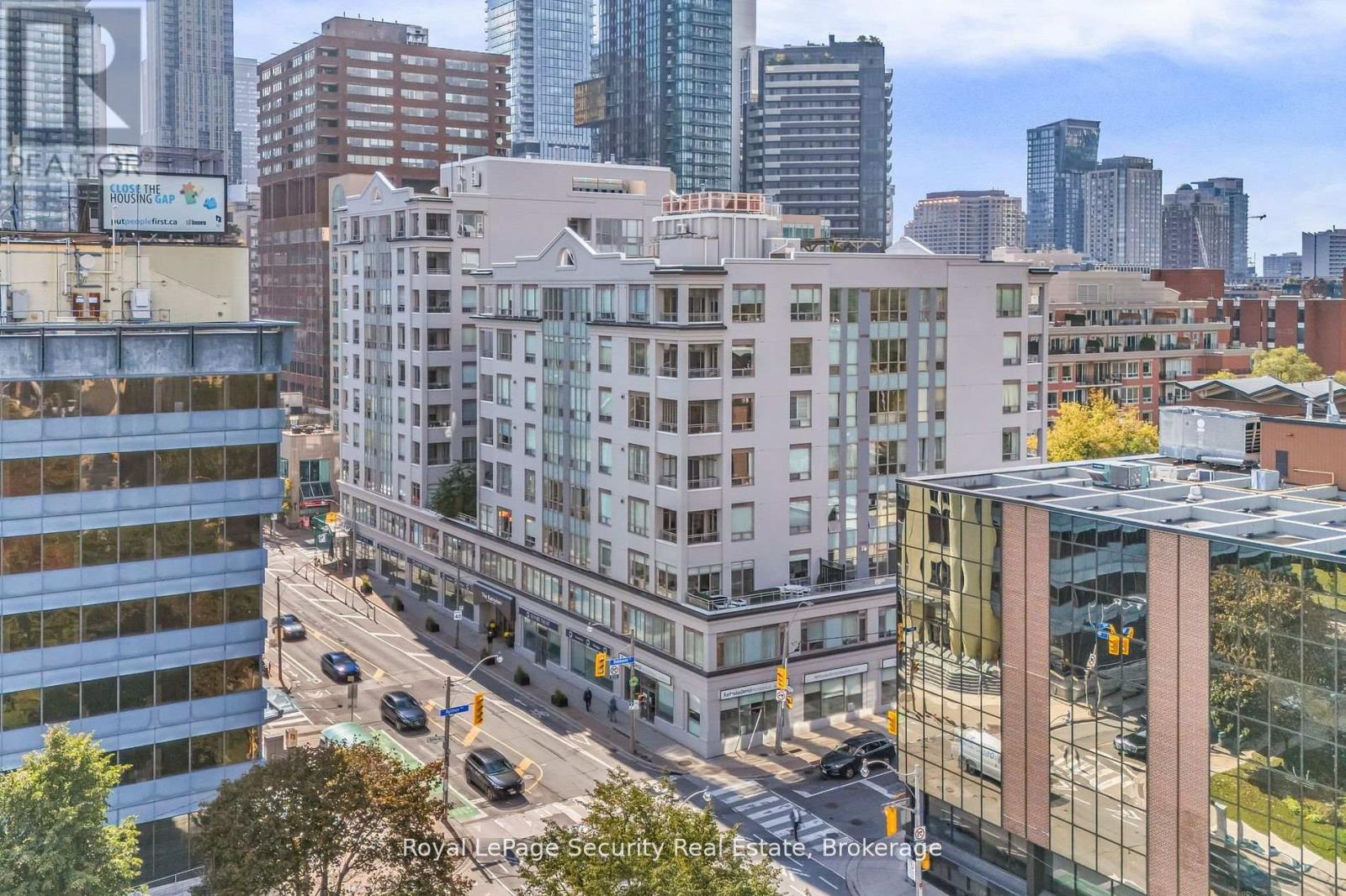 403 980 Yonge St, Toronto, ON M4W 3V8