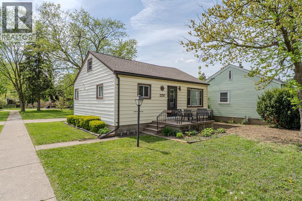 2297 Parent, Windsor, ON N8W 2E4
